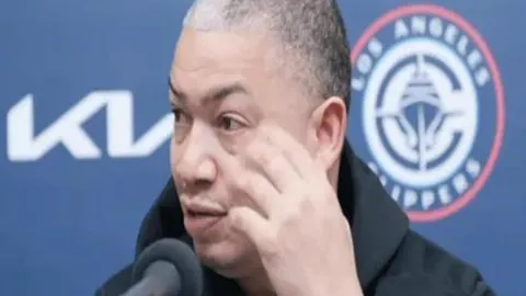 赵继伟助杰弗森砍43分7板，辽宁逆转江苏终结对手11连败，弗格独揽42分7篮板助威